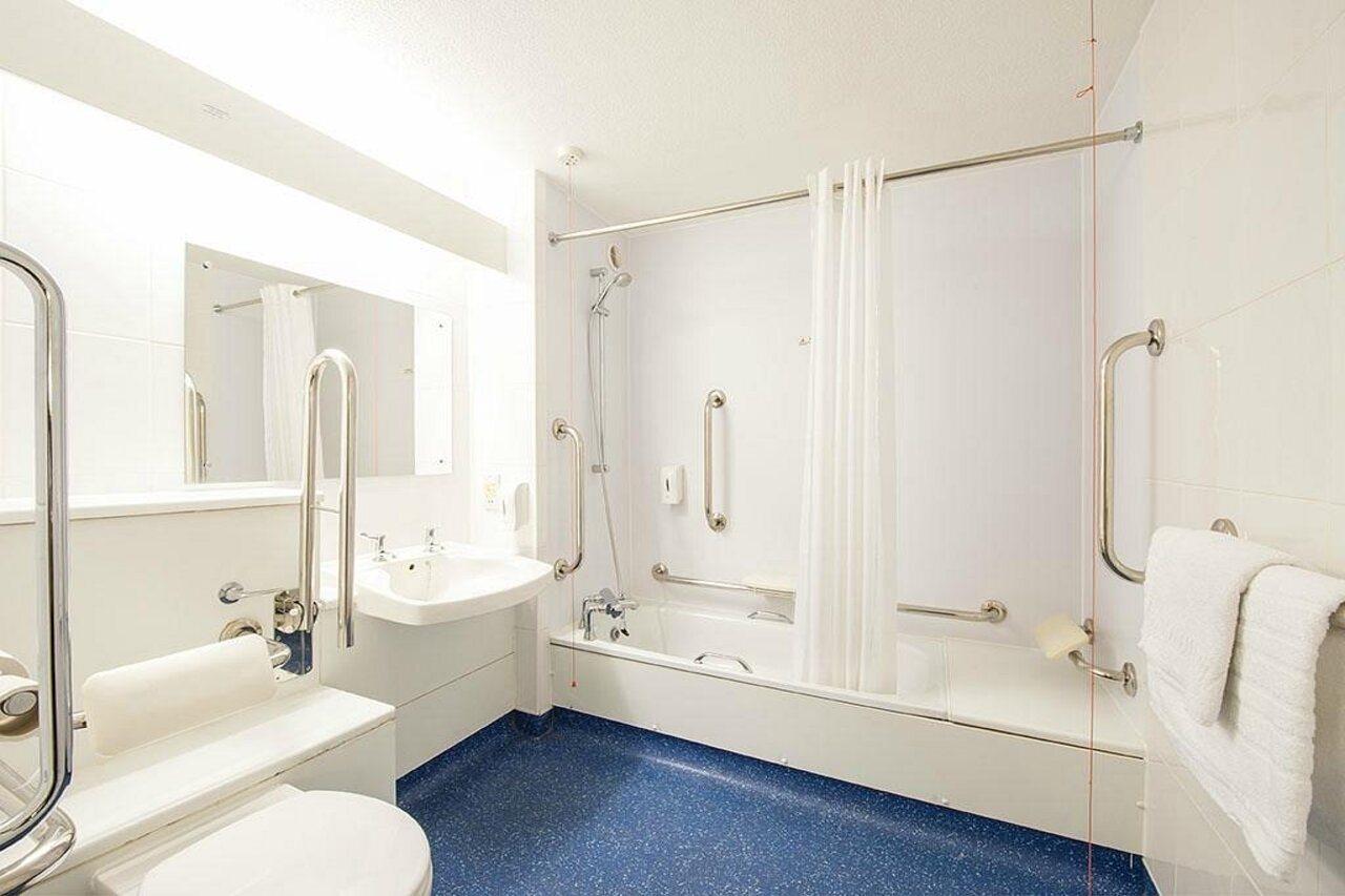 Travelodge Manchester Birch M62 Eastbound Heywood Экстерьер фото