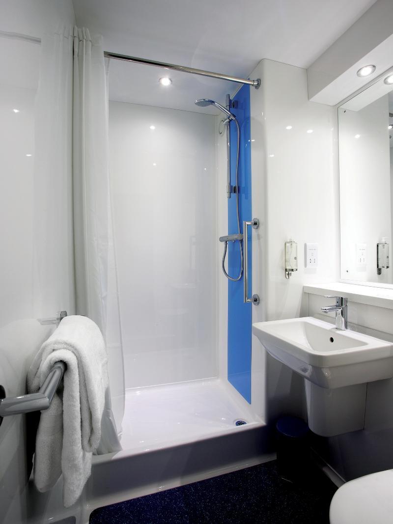 Travelodge Manchester Birch M62 Eastbound Heywood Экстерьер фото